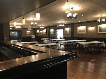 Hotel Carmel Inn & Suites