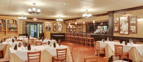 Hotel Carmel Inn & Suites