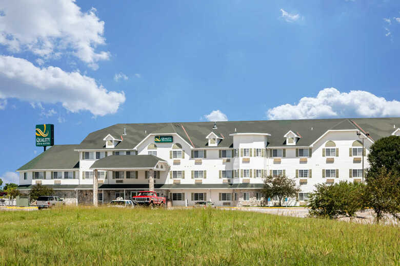 Hotel Quality Inn & Suites