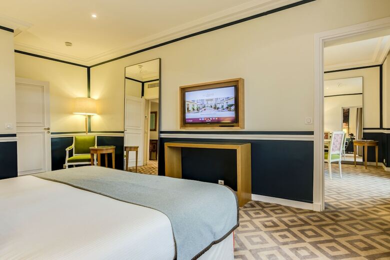 Hotel Le Claridge Champs-elysees Fraser Suites