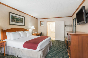 Ramada State College Hotel And Conference Center