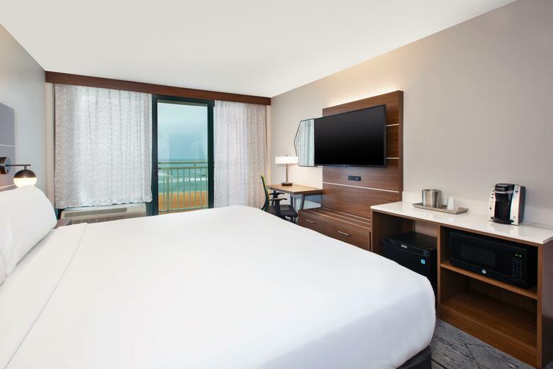 Holiday Inn Express Hotel & Suites Va Beach Oceanfront