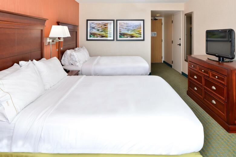 Holiday Inn Express Hotel & Suites Va Beach Oceanfront