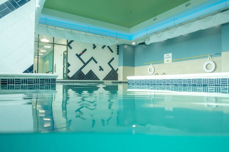 Holiday Inn Express Hotel & Suites Va Beach Oceanfront