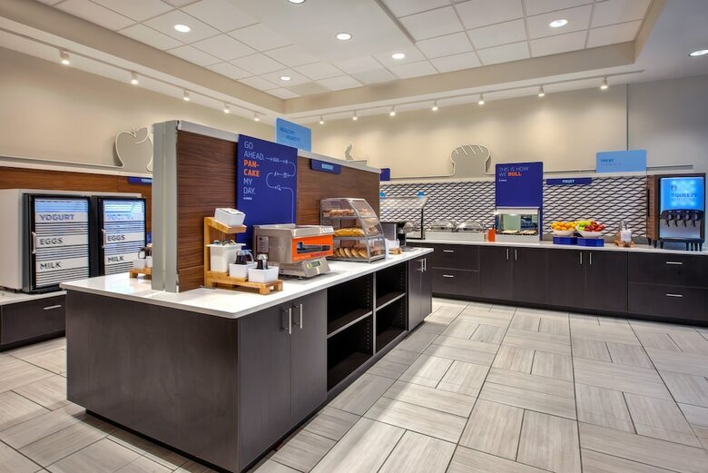 Holiday Inn Express Hotel & Suites Va Beach Oceanfront