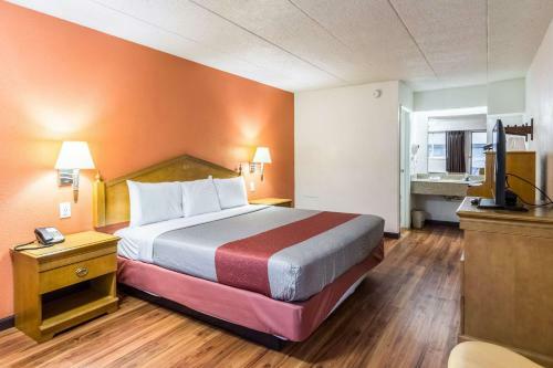 Motel 6 Grove City