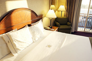 Holiday Inn Express Hotel & Suites White River Junction