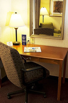 Holiday Inn Express Hotel & Suites White River Junction