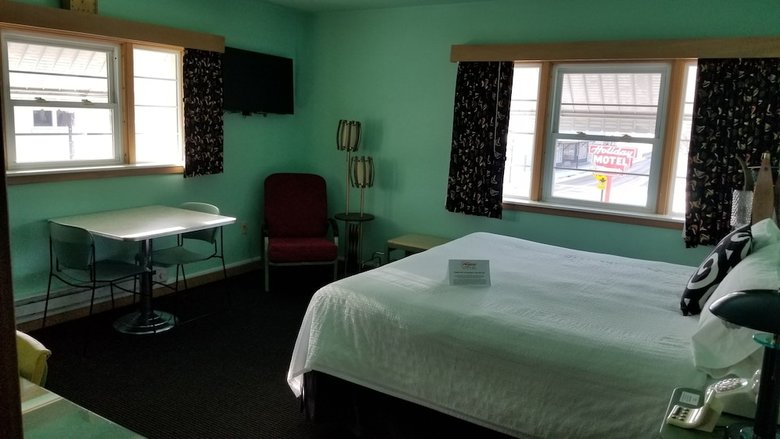 Holiday Music Motel