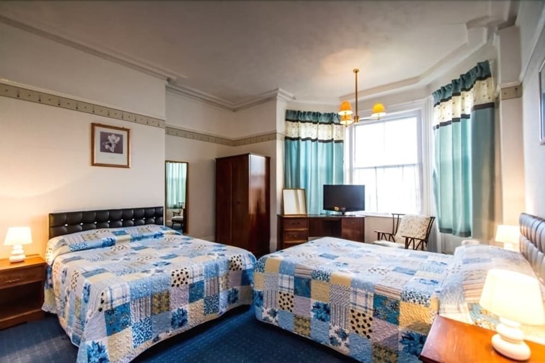 The Carlton Hotel