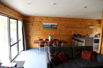 Motel Rainforest Retreat