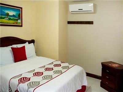 Hotel Berlor Airport Inn