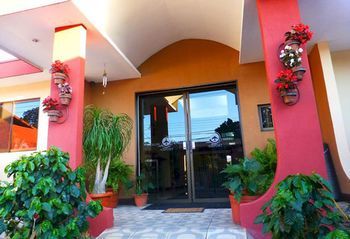 Hotel Berlor Airport Inn
