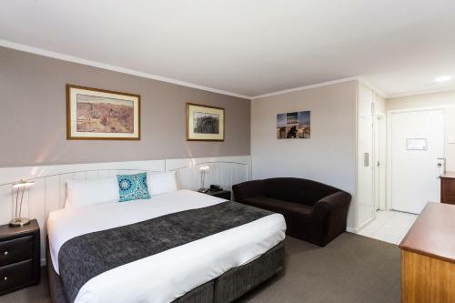 Country Comfort Amity Motel