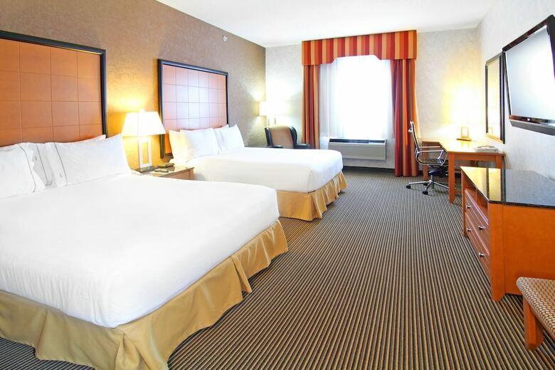 Holiday Inn Express Hotel & Suites