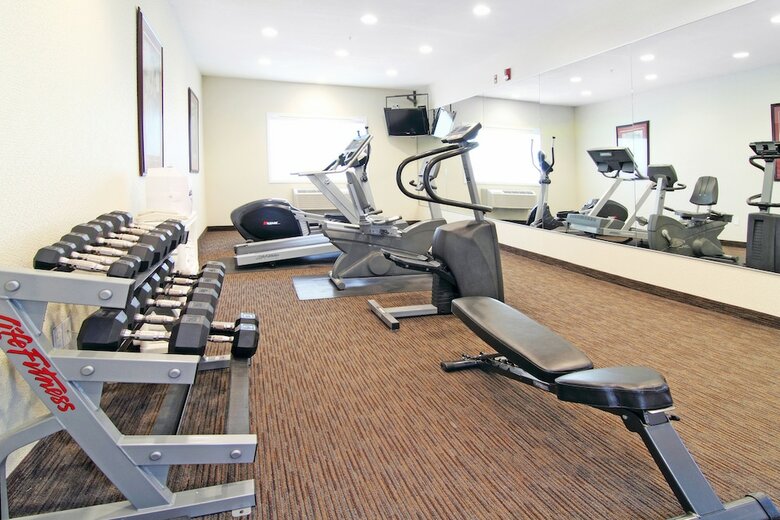 Holiday Inn Express Hotel & Suites