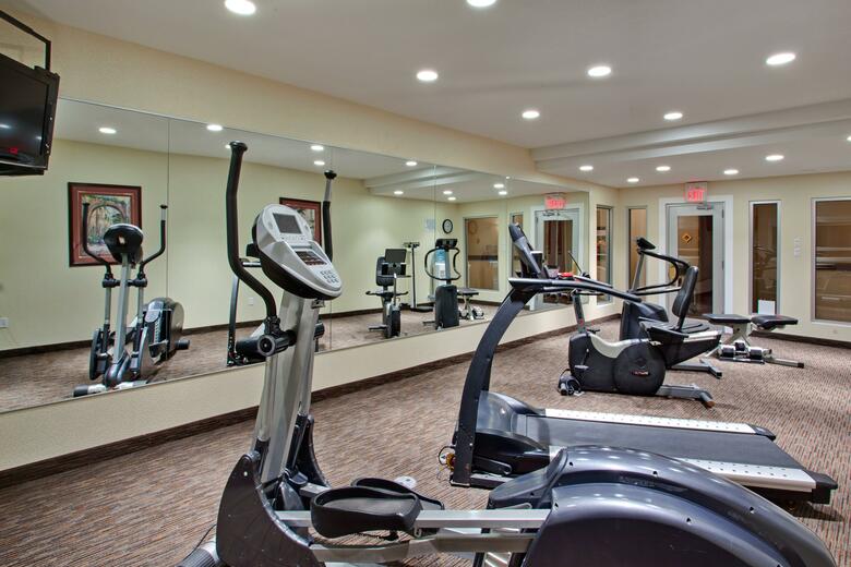 Holiday Inn Express Hotel & Suites