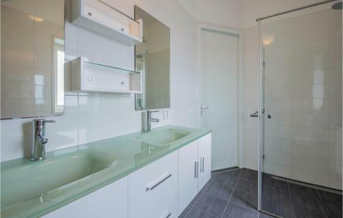 Holiday Home Sea Bass 06