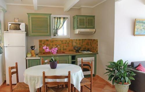 Holiday Home Lancon De Provence 03