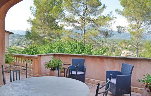 Holiday Home Le Rouret With A Fireplace 09