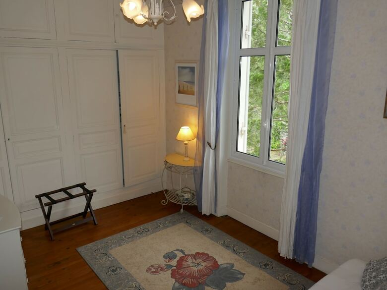 Bed & Breakfast Manoir De Tireveste
