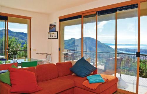 Holiday Home Borgo Mezzane 04
