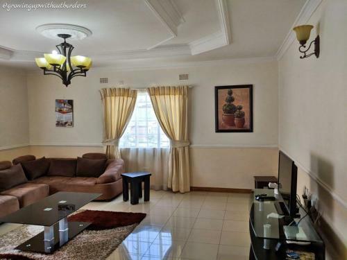 Hostal Home Up Guest House
