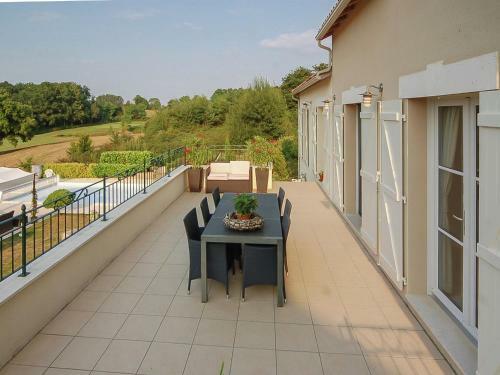 Villa La Haute Preze 47 I