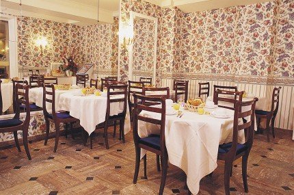 Hotel *mondial*