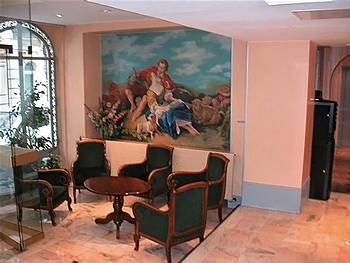 Hotel *mondial*