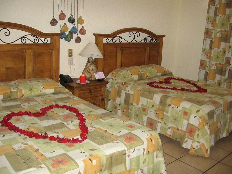 Hotel Hacienda Bugambilias