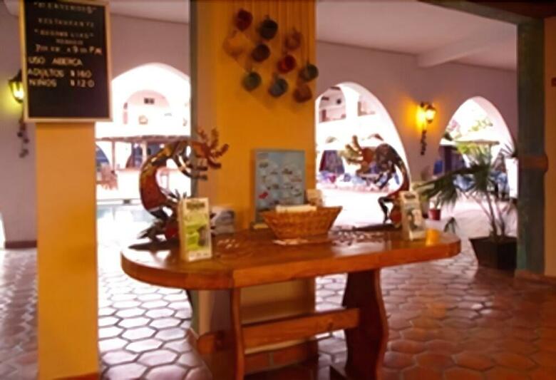 Hotel Hacienda Bugambilias