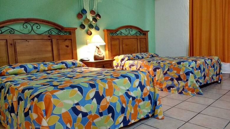 Hotel Hacienda Bugambilias