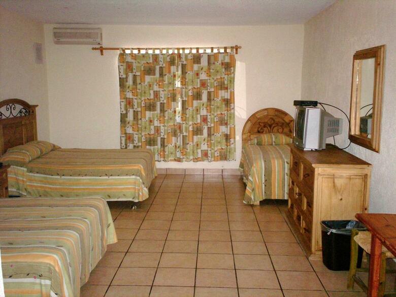 Hotel Hacienda Bugambilias
