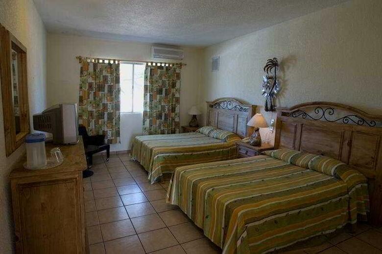 Hotel Hacienda Bugambilias