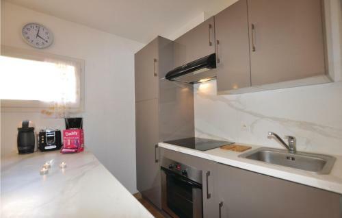Holiday Home Saint Cyprien Plage 01