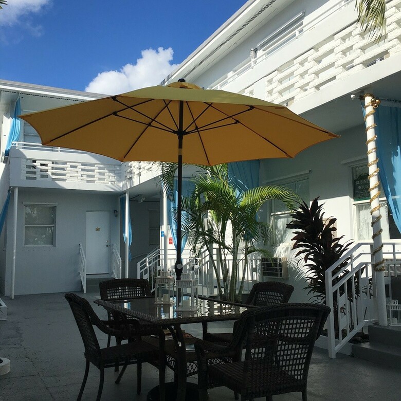 Villa Byron Suites