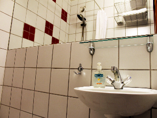 Adam Hotel