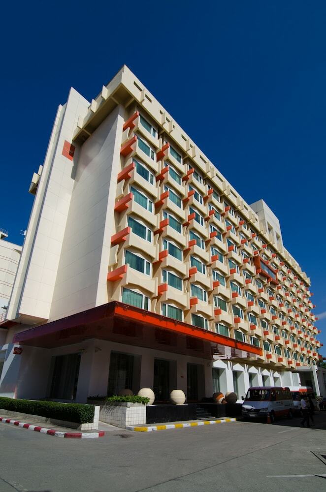 Hotel Dusitd2 Chiang Mai