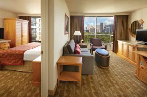 Embassy Suites Hotel - Waikiki Beach Walk