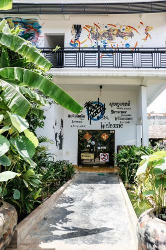 Pool Party Hostel