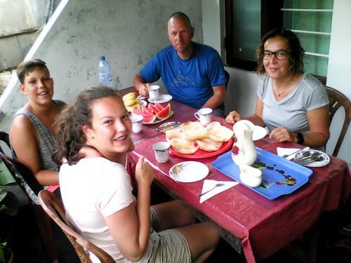 Hostal Lotus Inn Tourist Resort