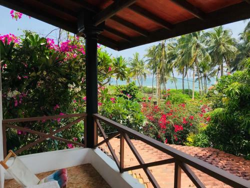 Sri Beach Bungalows And Villa