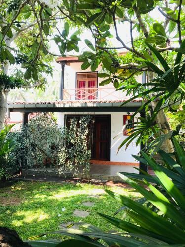 Sri Beach Bungalows And Villa