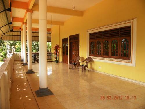 Henderson Airport Residence
