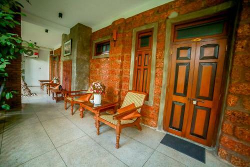 Airport City Hub Hotel
