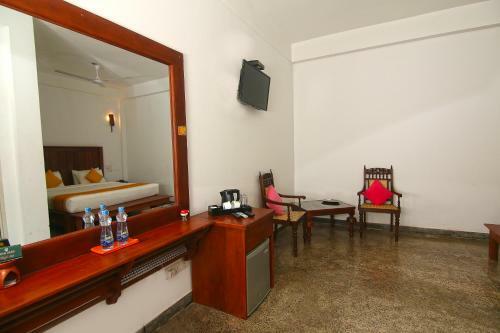 Airport City Hub Hotel