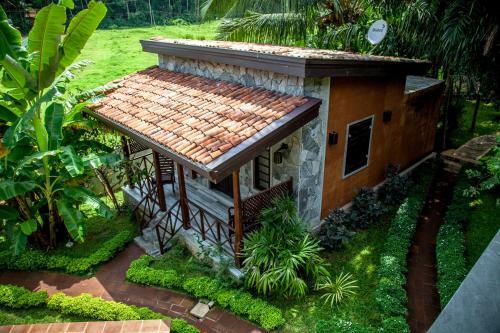 Villa Pinnawala & Restaurant