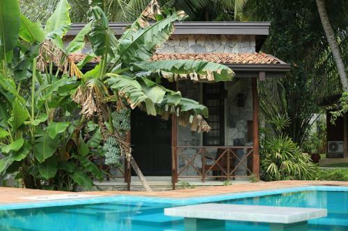 Villa Pinnawala & Restaurant