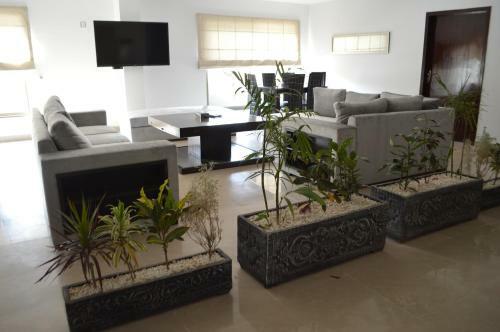 Hotel Intellectual Inn, Bahria Town